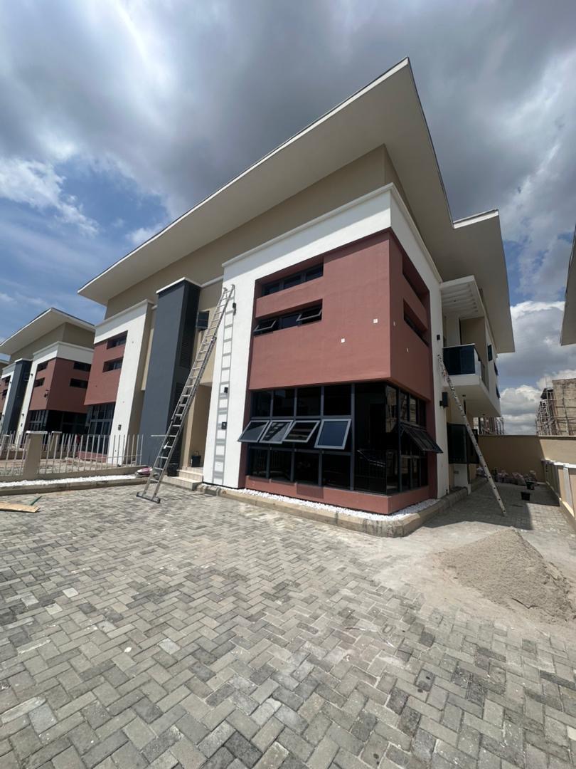Newly built 4 bedroom semi detached