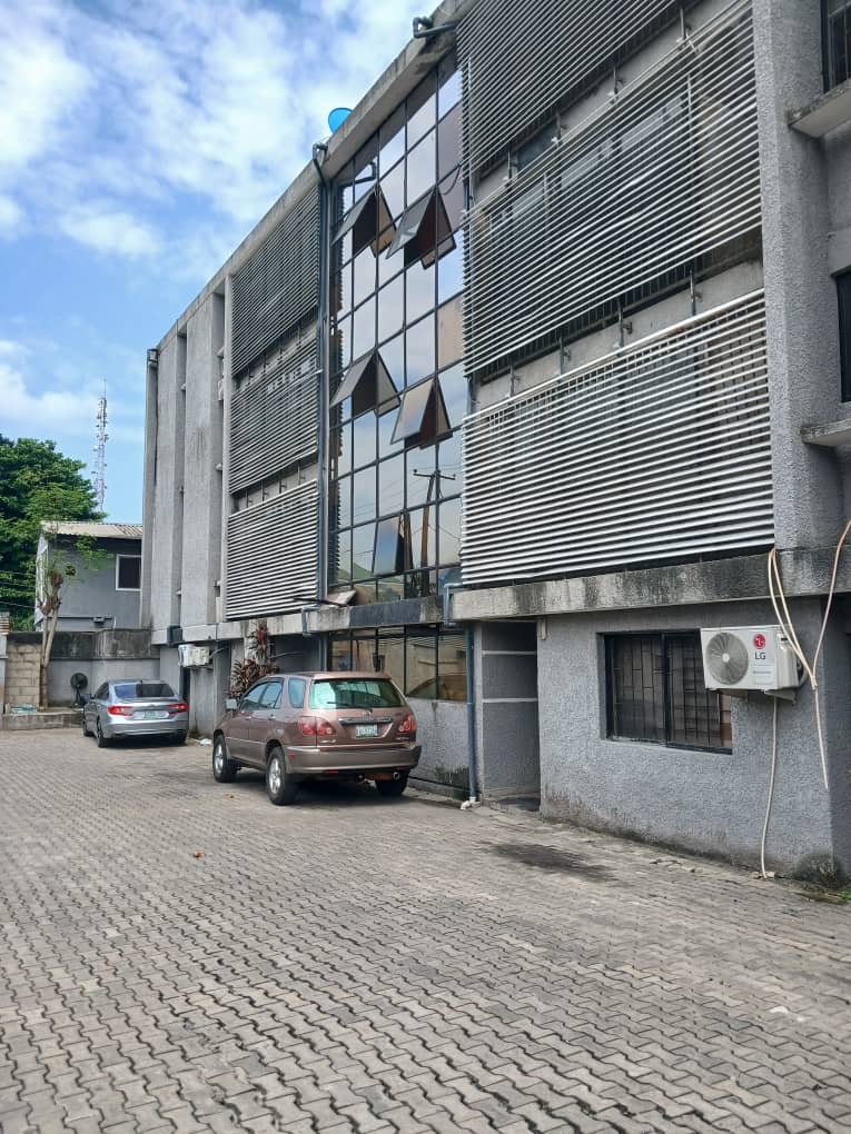 Land  with structure measuring 2,650sqm