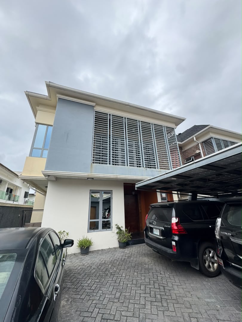 Five bedroom fully detached house with Bq